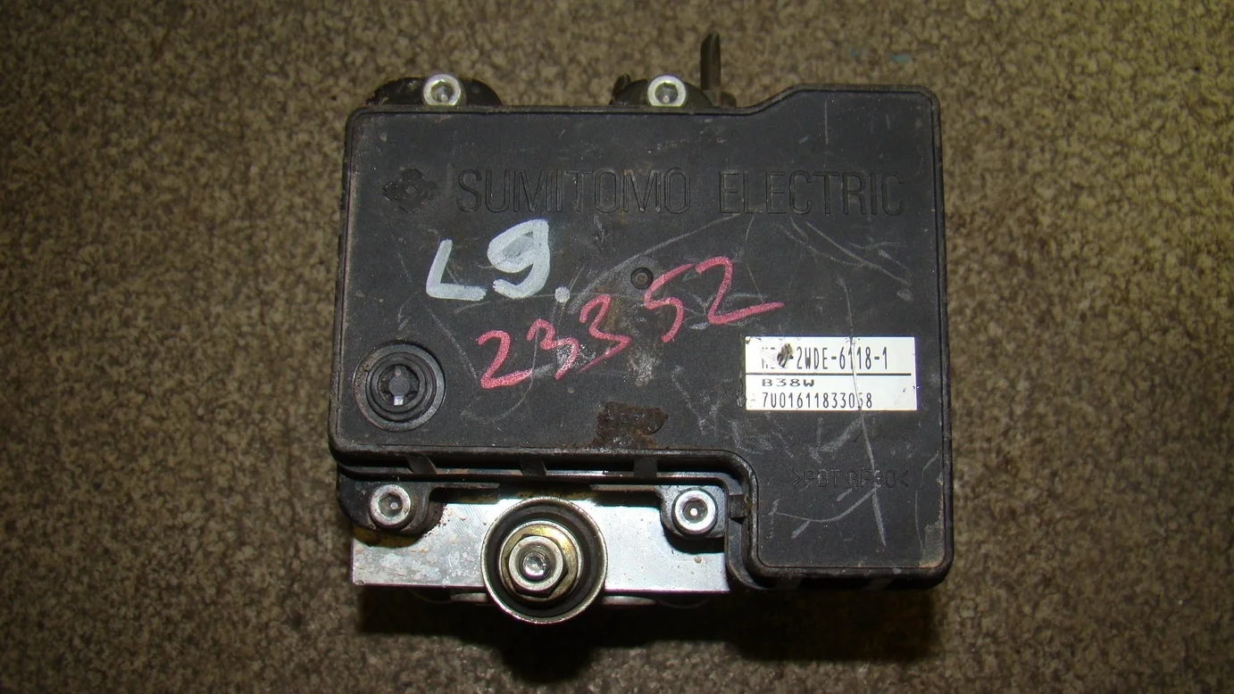 блок abs (насос) Mitsubishi Lancer 9 (CS) 2003-2006