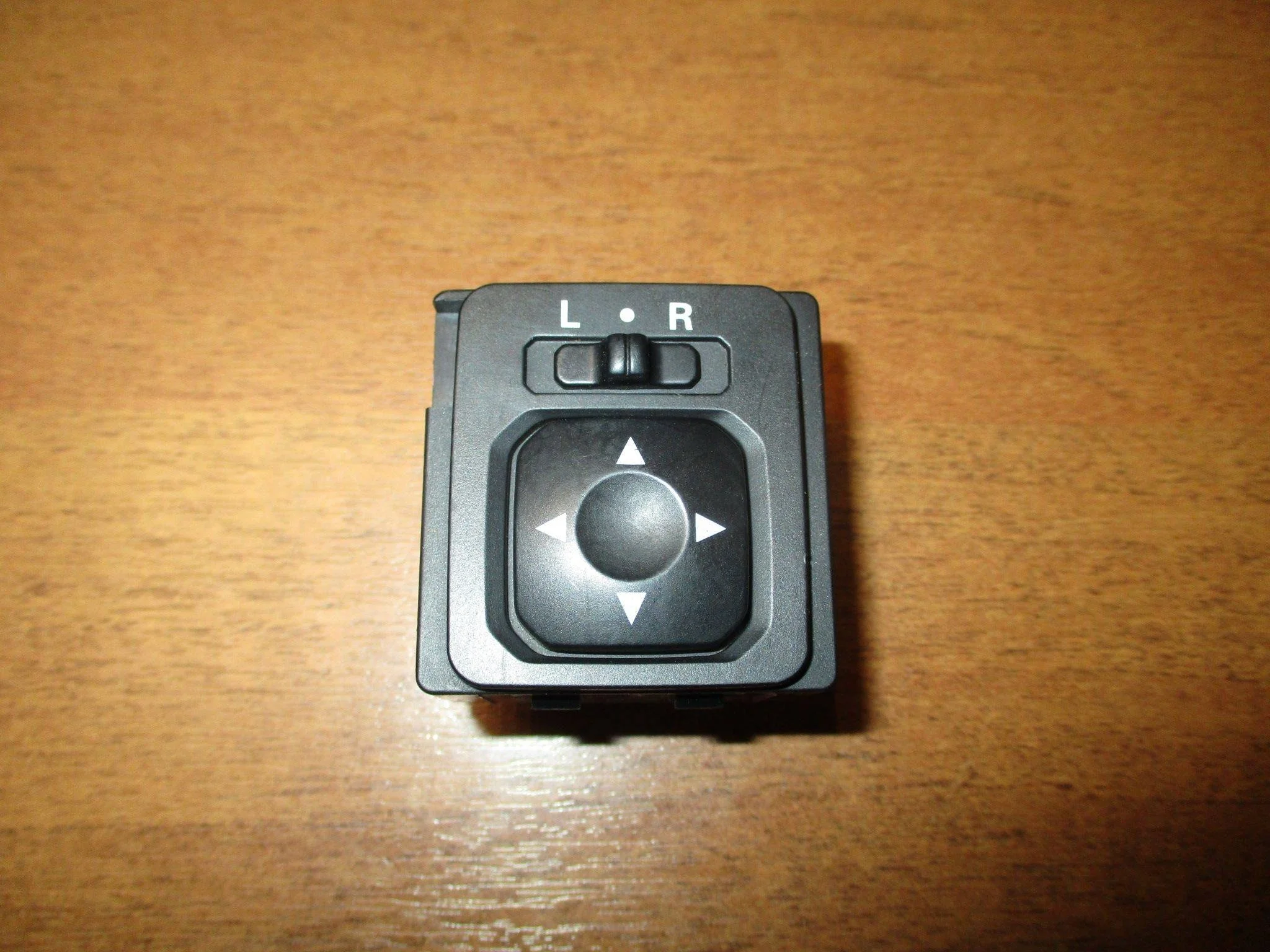 Переключатель регулировки зеркала Mitsubishi Lancer 9 (CS) 2003-2006