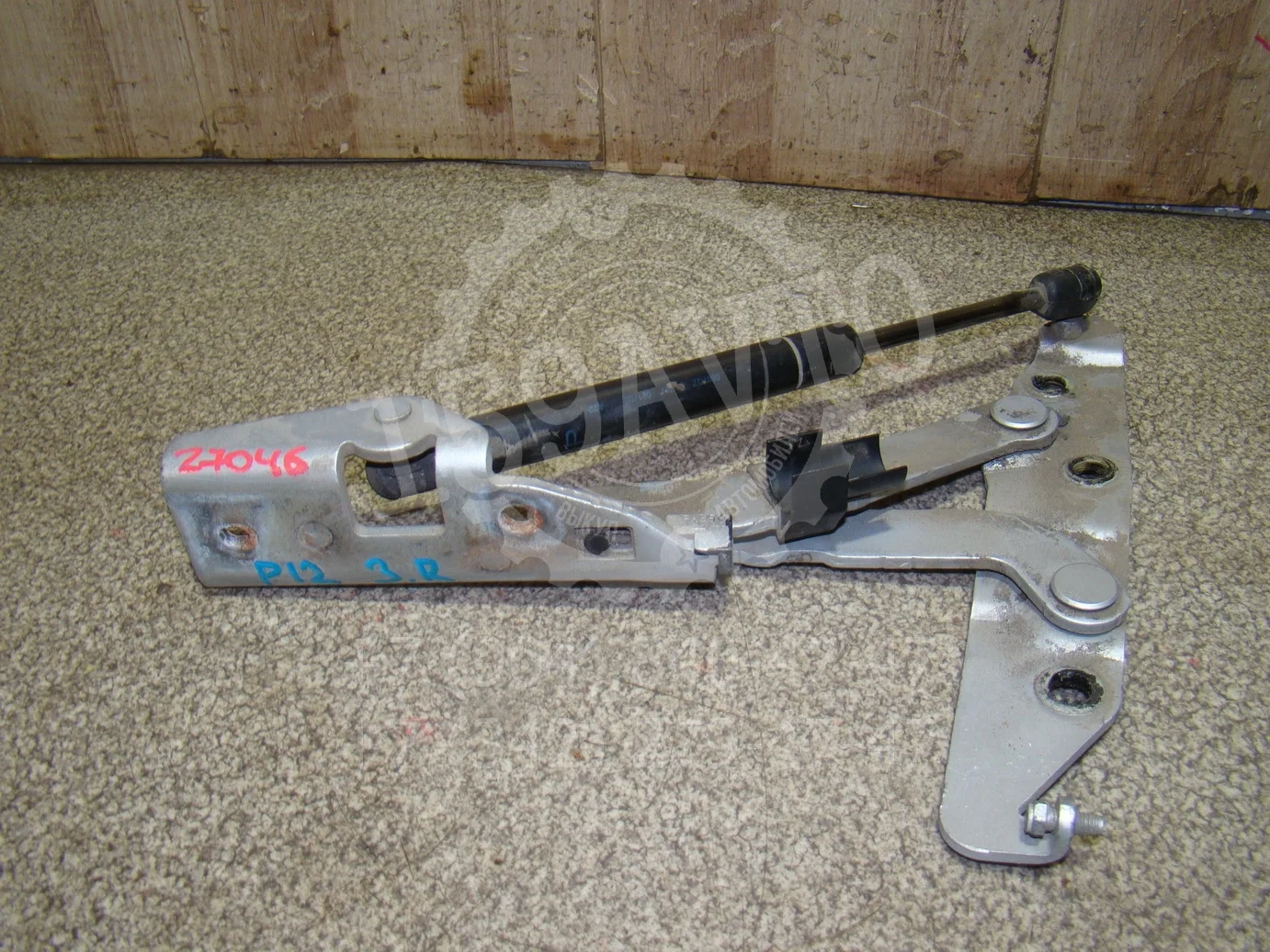 Петля крышки багажника Nissan Primera (P12) 2001-2008