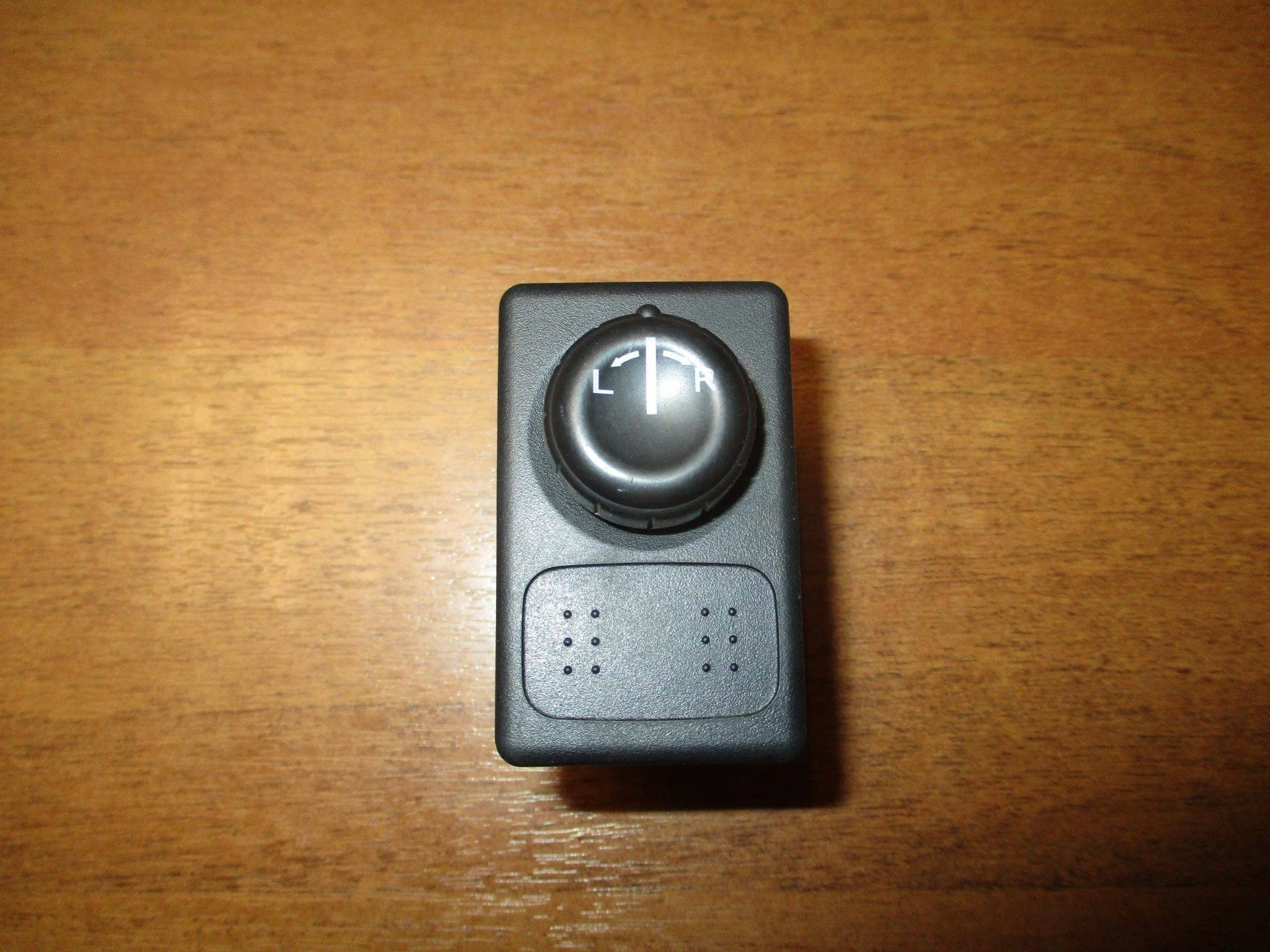Переключатель регулировки зеркала Nissan Almera (N16) 2000-2006