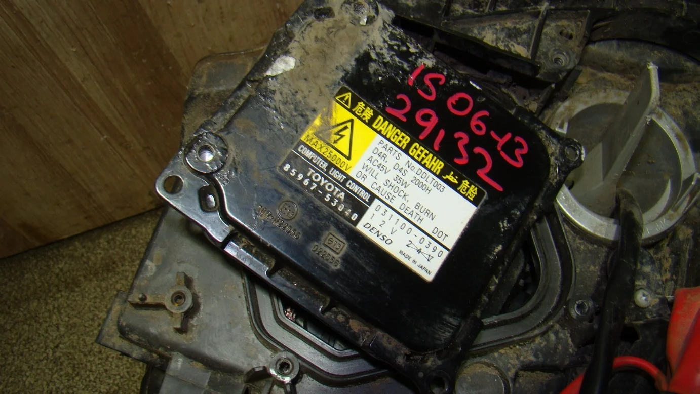блок ксеноновой лампы Lexus IS 200/220/250/300/350 (XE20) 2005-2013