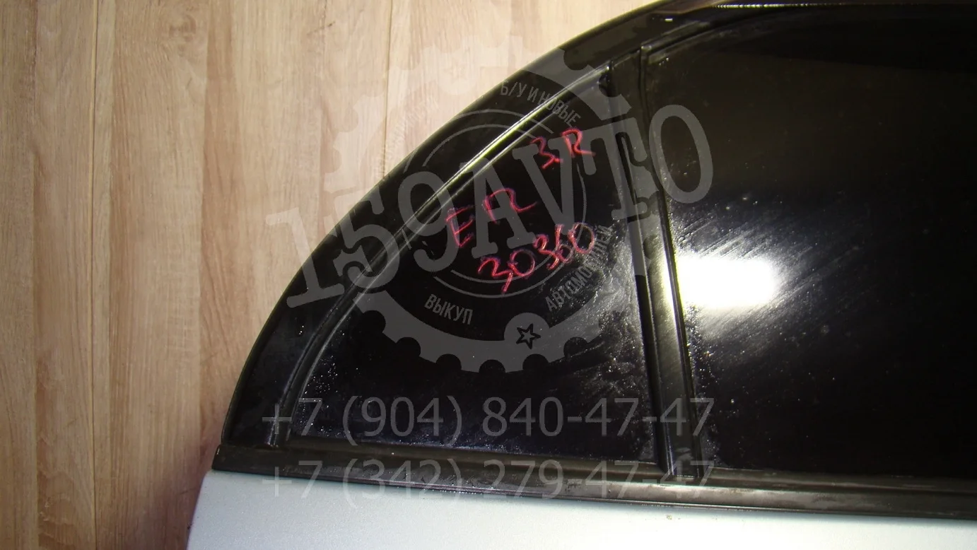Стекло двери задней правой (форточка) Toyota Corolla (E120) 2000-2007
