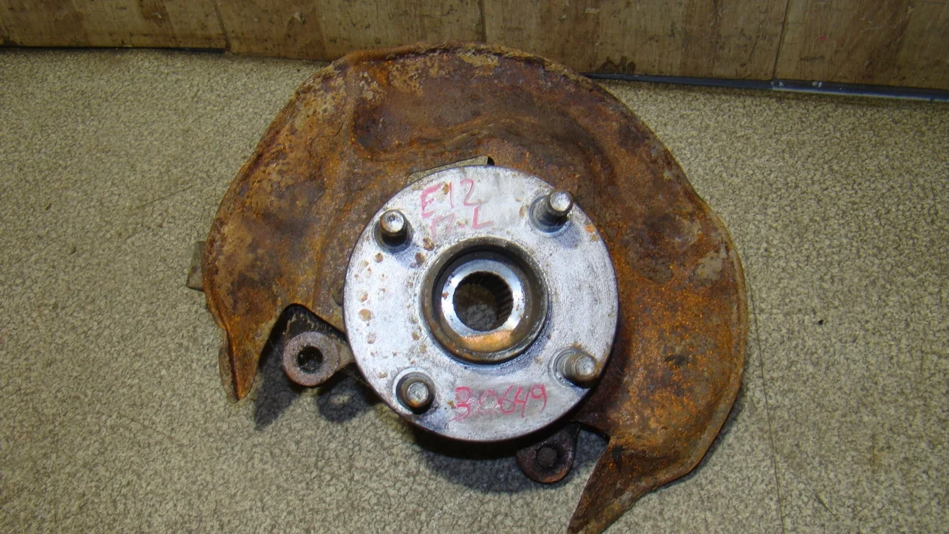 кулак поворотный Toyota Corolla (E120) 2000-2007