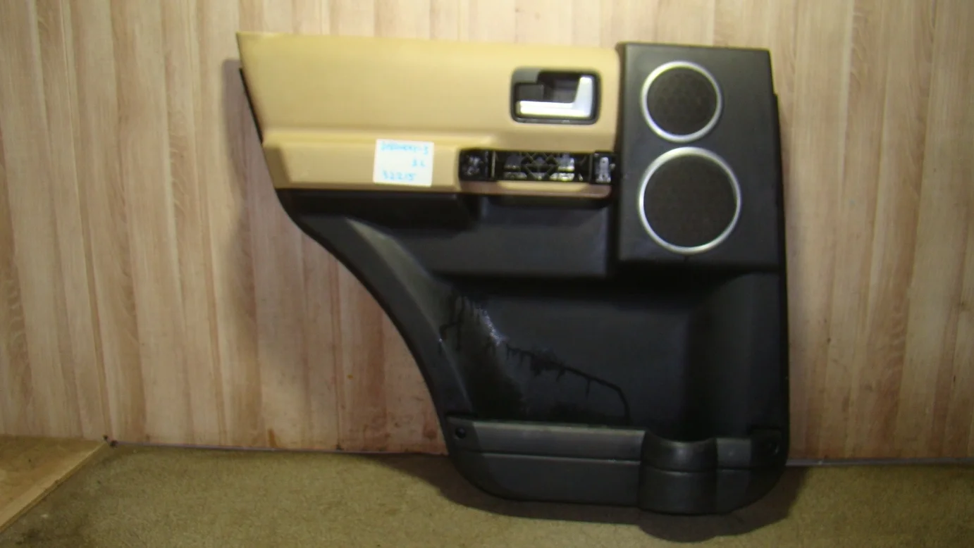 обшивка двери Land Rover Discovery III (L319) 2004-2009