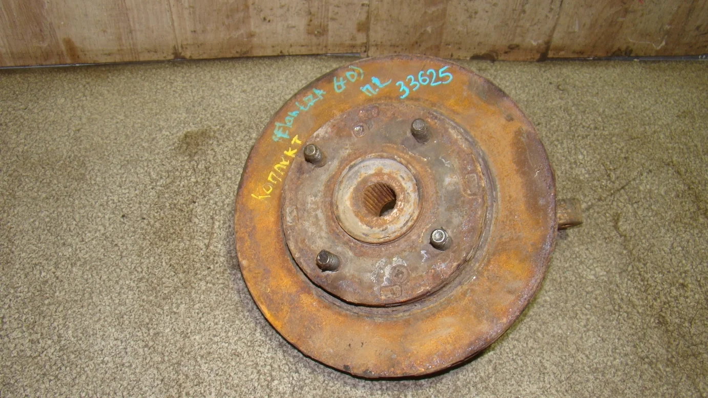 кулак поворотный Hyundai Elantra (XD) 2000-2006