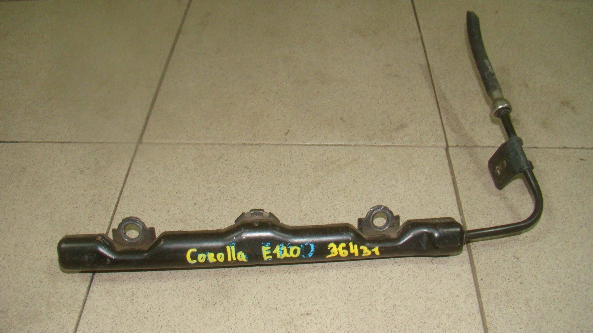 рейка топливная (рампа) Toyota Corolla (E120) 2000-2007