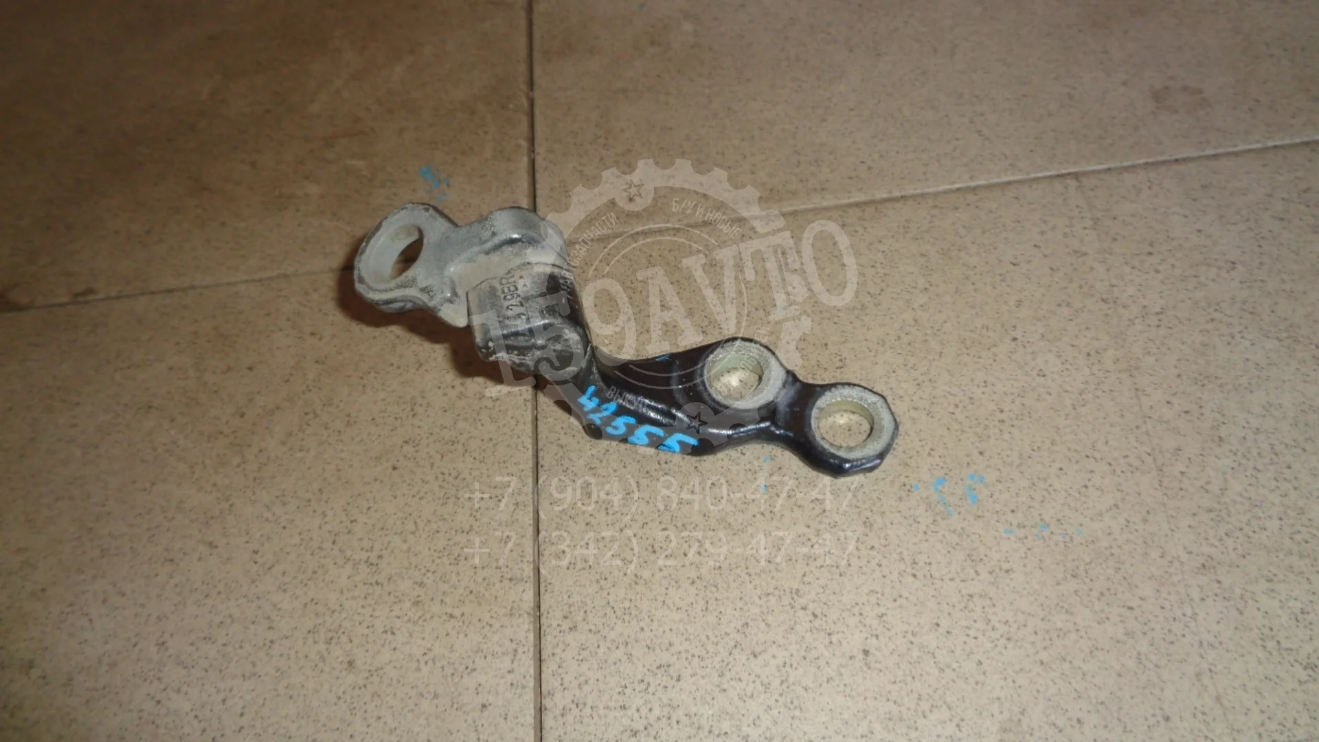 Петля двери задней правой нижняя Ford Focus II 2005-2011