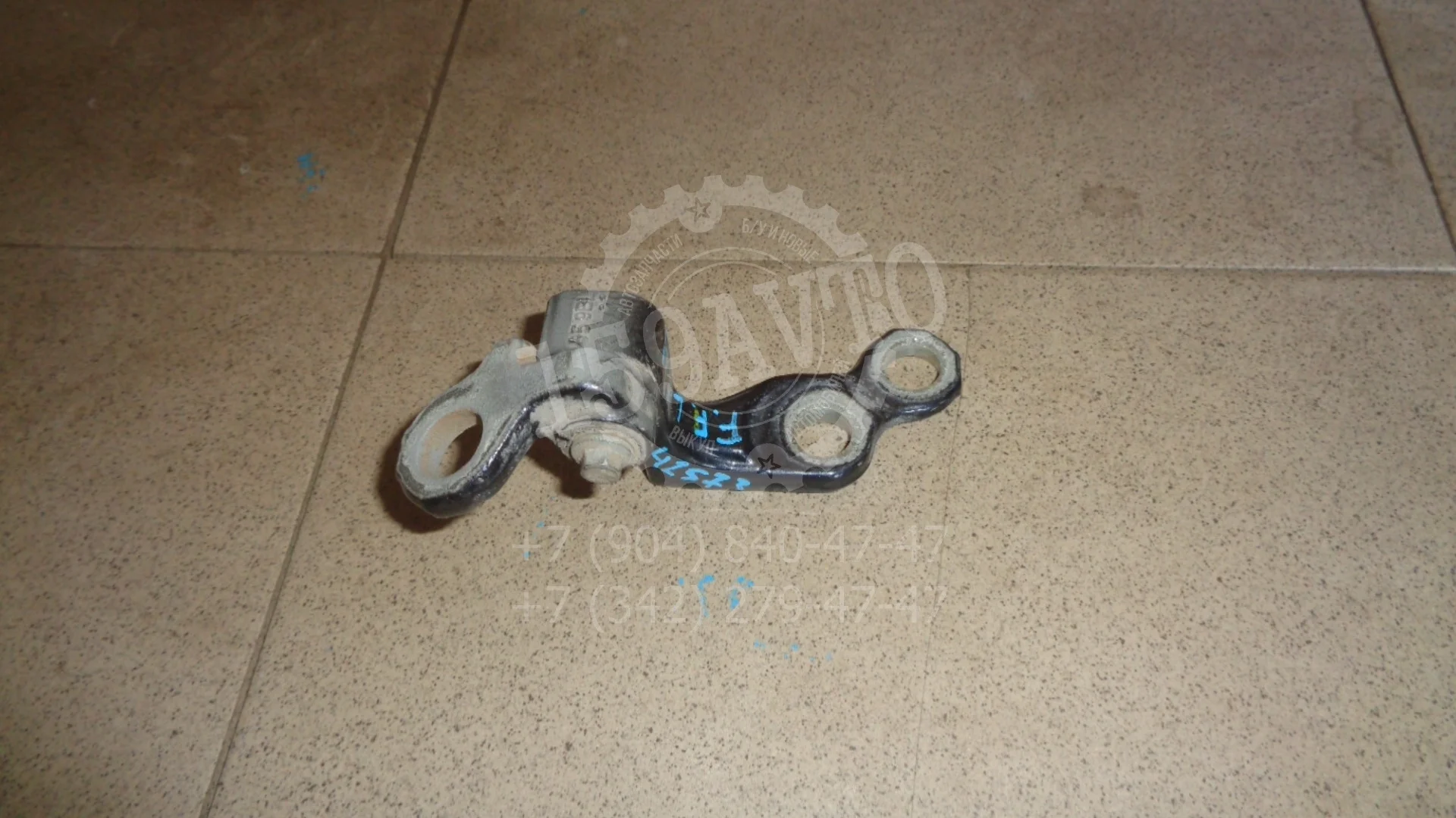 Петля двери задней левой нижняя Ford Focus II 2005-2011