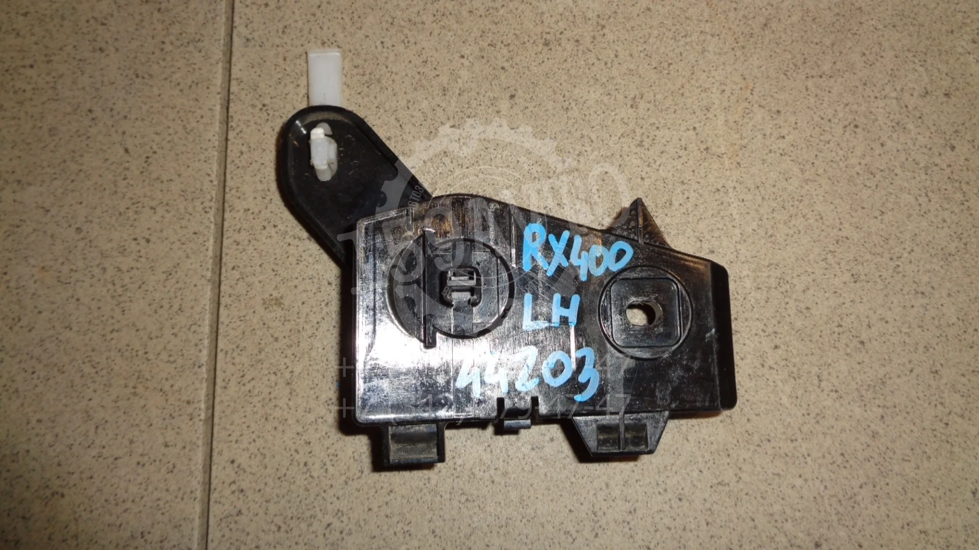 Кронштейн заднего бампера левый Lexus RX 300/330/350/400h (XU30) 2003-2008