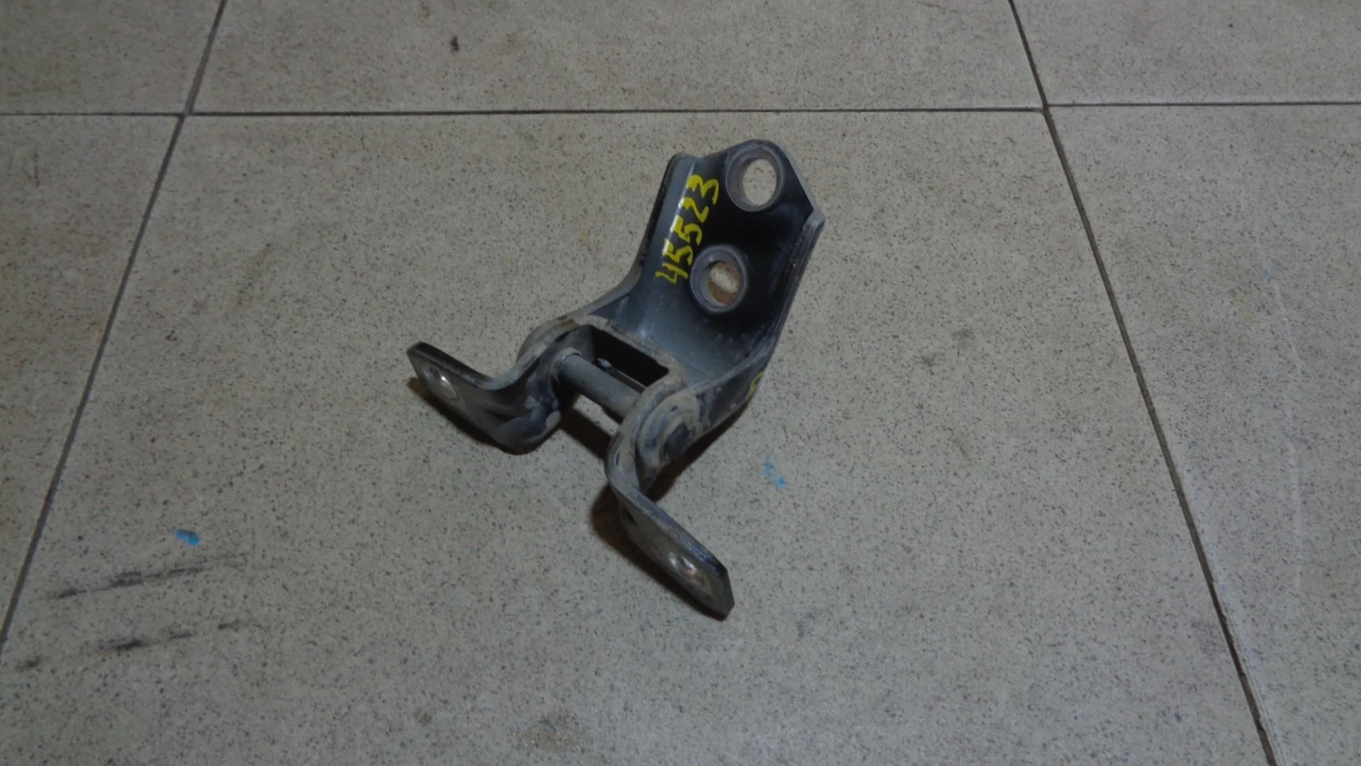 Петля двери передней Mazda Mazda 3 (BK) 2002-2008