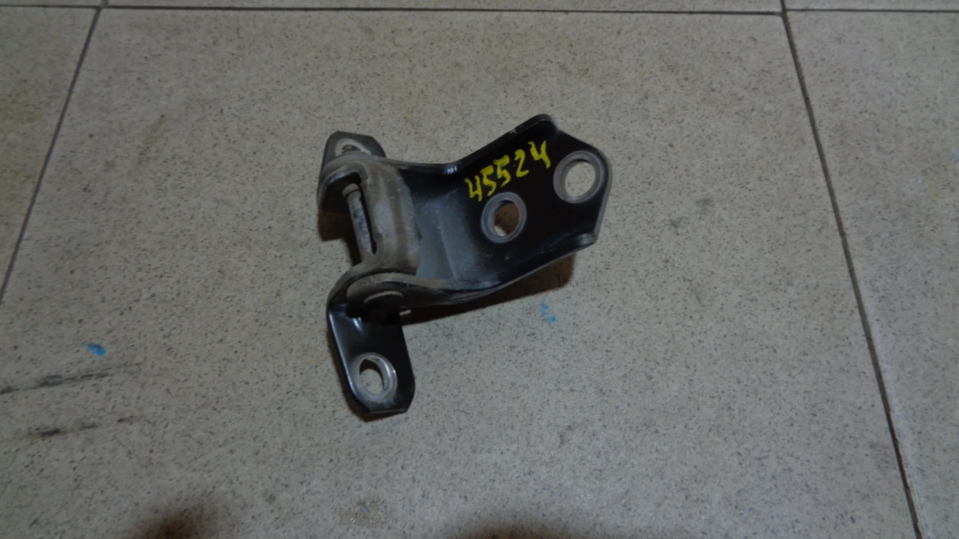 Петля двери передней Mazda Mazda 3 (BK) 2002-2008