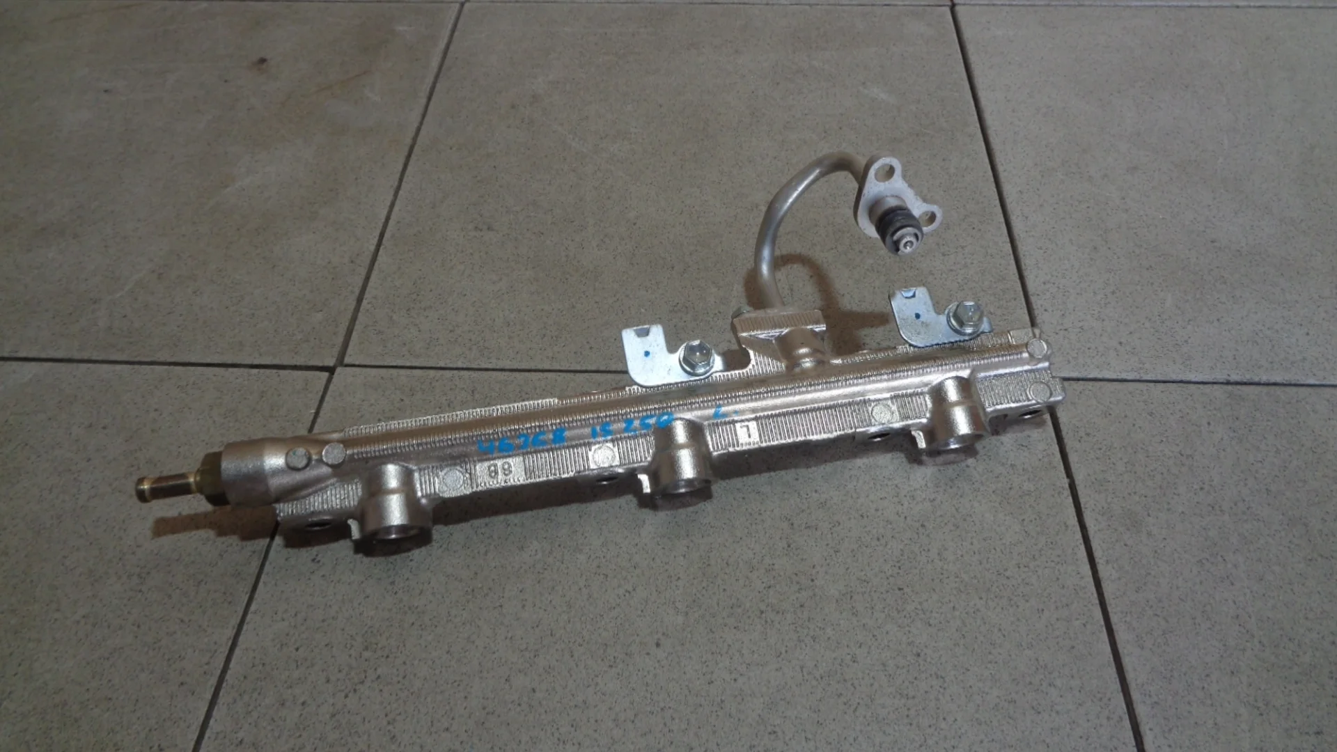 Рейка топливная (рампа) Lexus IS 200t/250/300/350 (XE30) 2013-2020