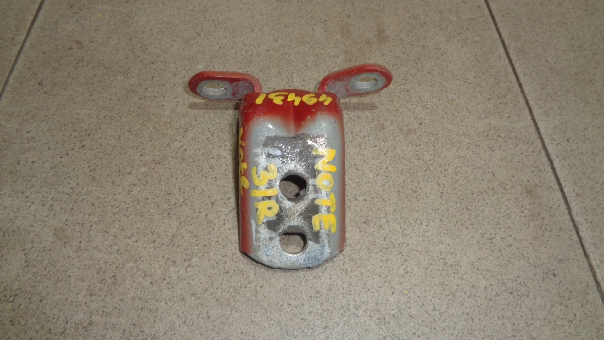 петля двери Nissan Note (E11) 2004-2013