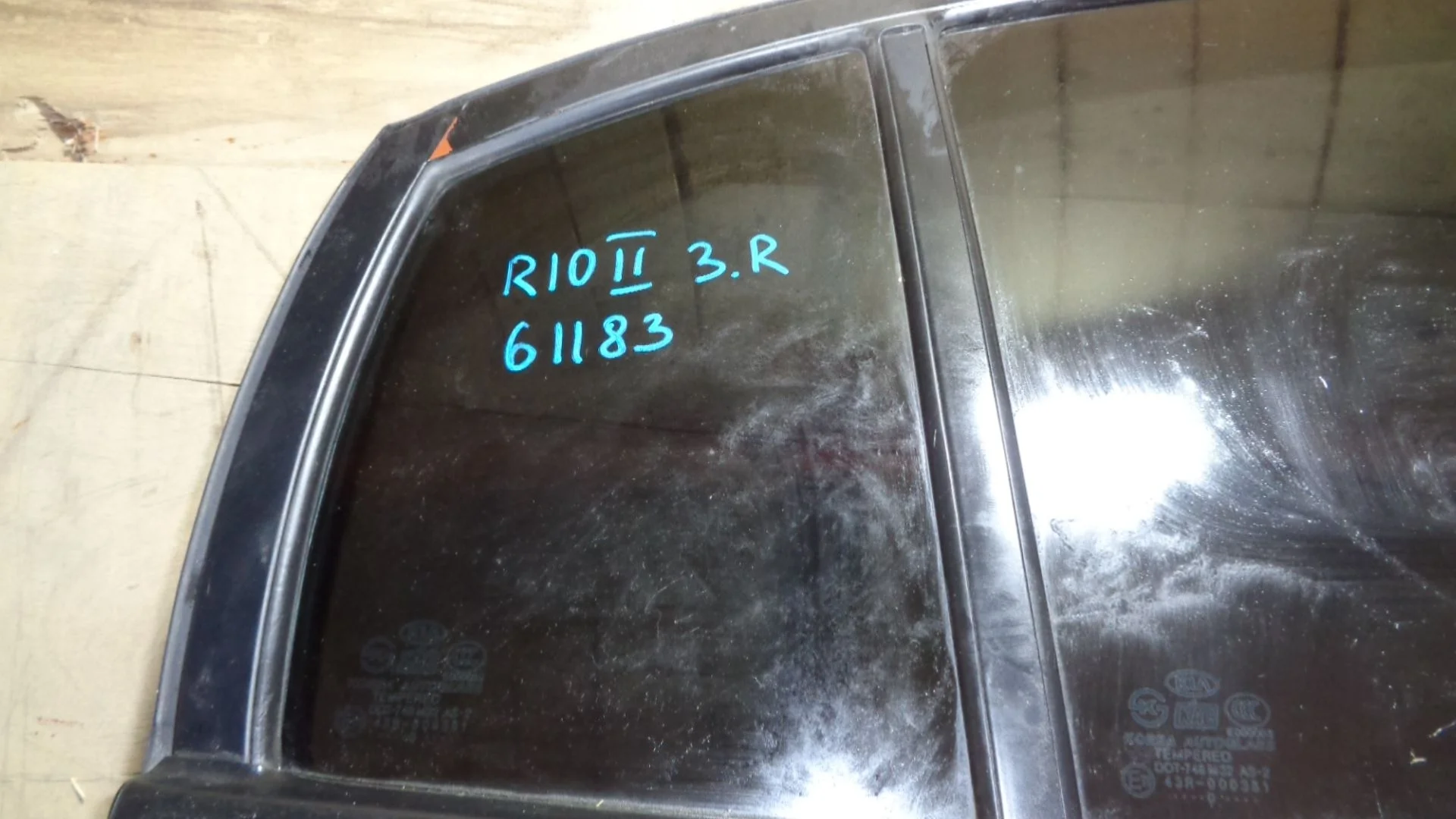 Стекло двери задней правой (форточка) Kia RIO II (JB) 2005-2011