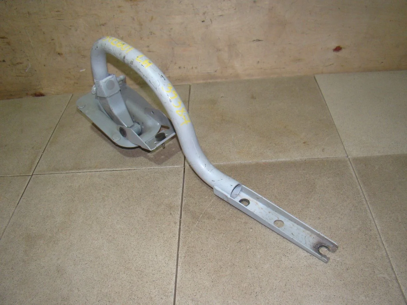 Петля крышки багажника BMW 5-Series (E60/E61) 2004-2010