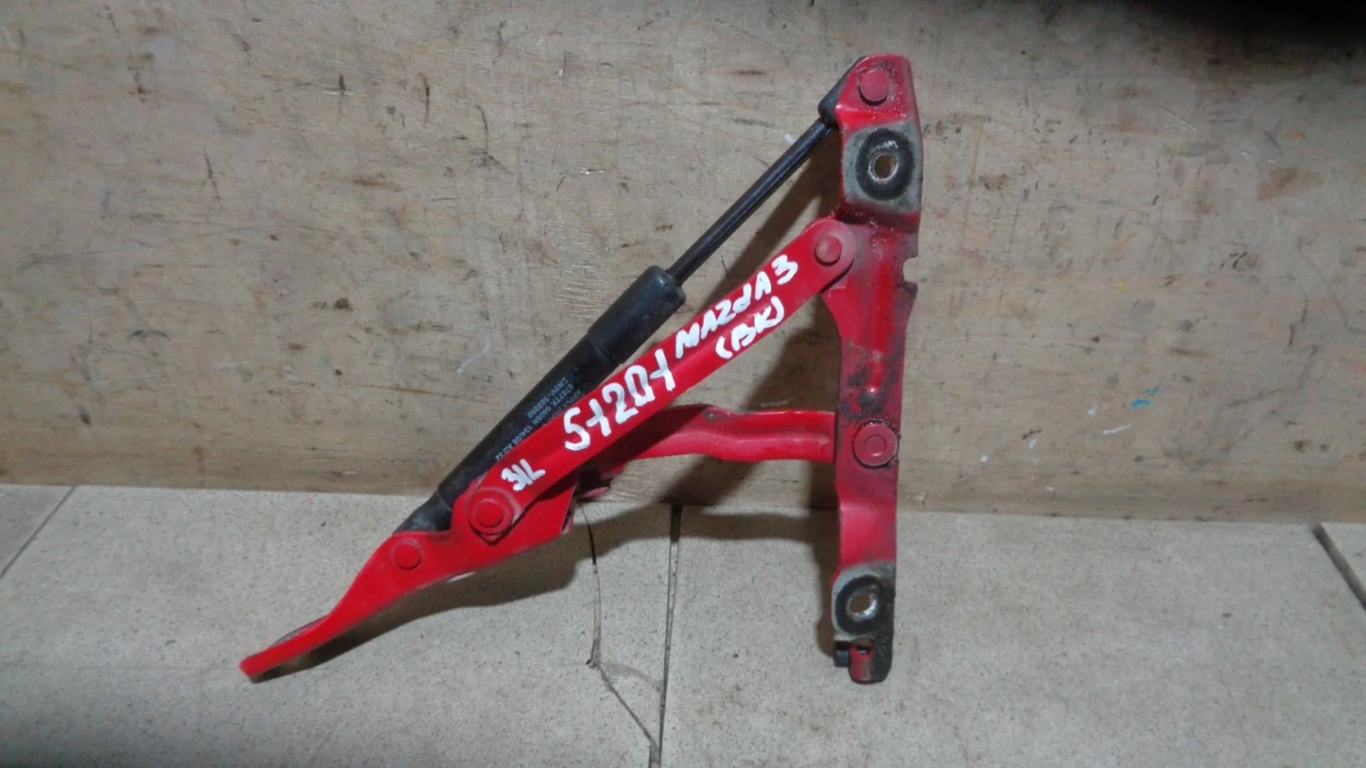 Петля крышки багажника Mazda Mazda 3 (BK) 2002-2008
