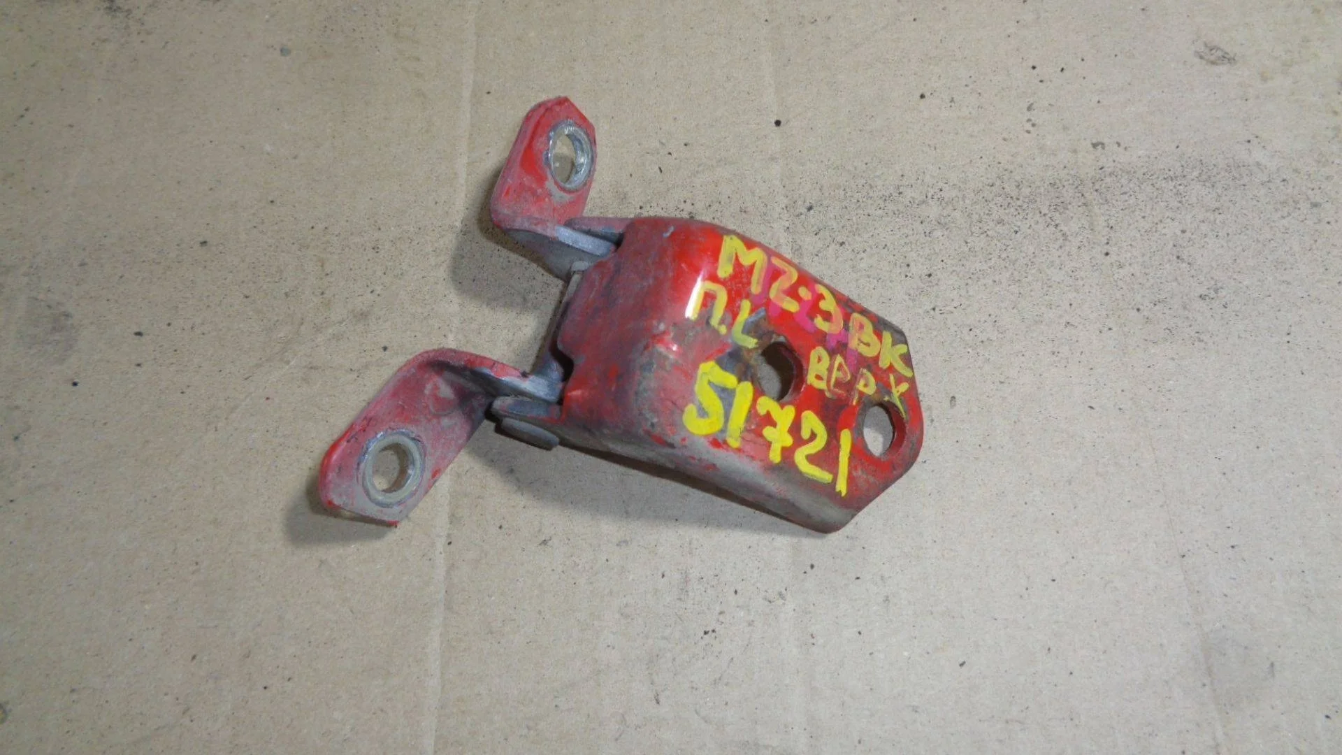 Петля двери передней Mazda Mazda 3 (BK) 2002-2008