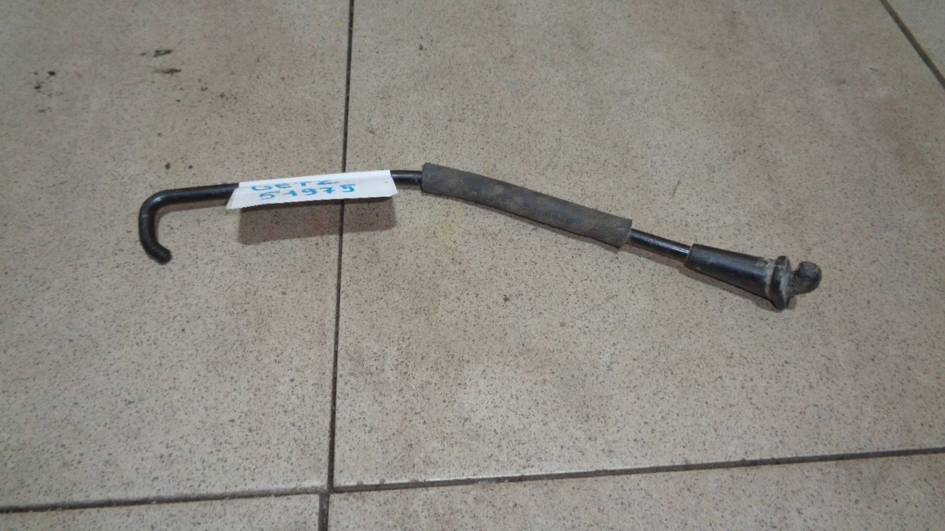 держатель капота Hyundai Getz 2002-2011