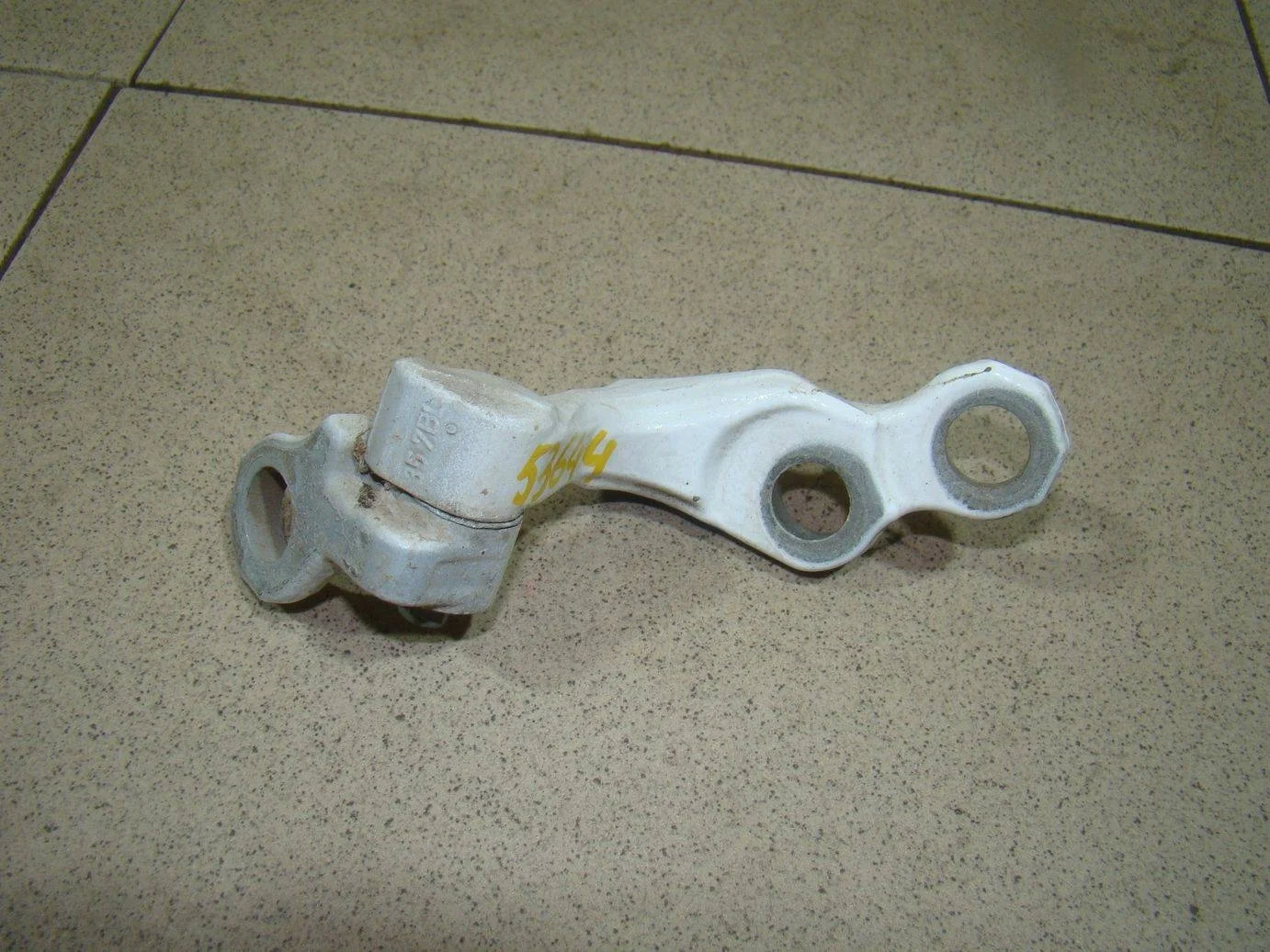 Петля двери задней левой нижняя Ford Focus II 2005-2011