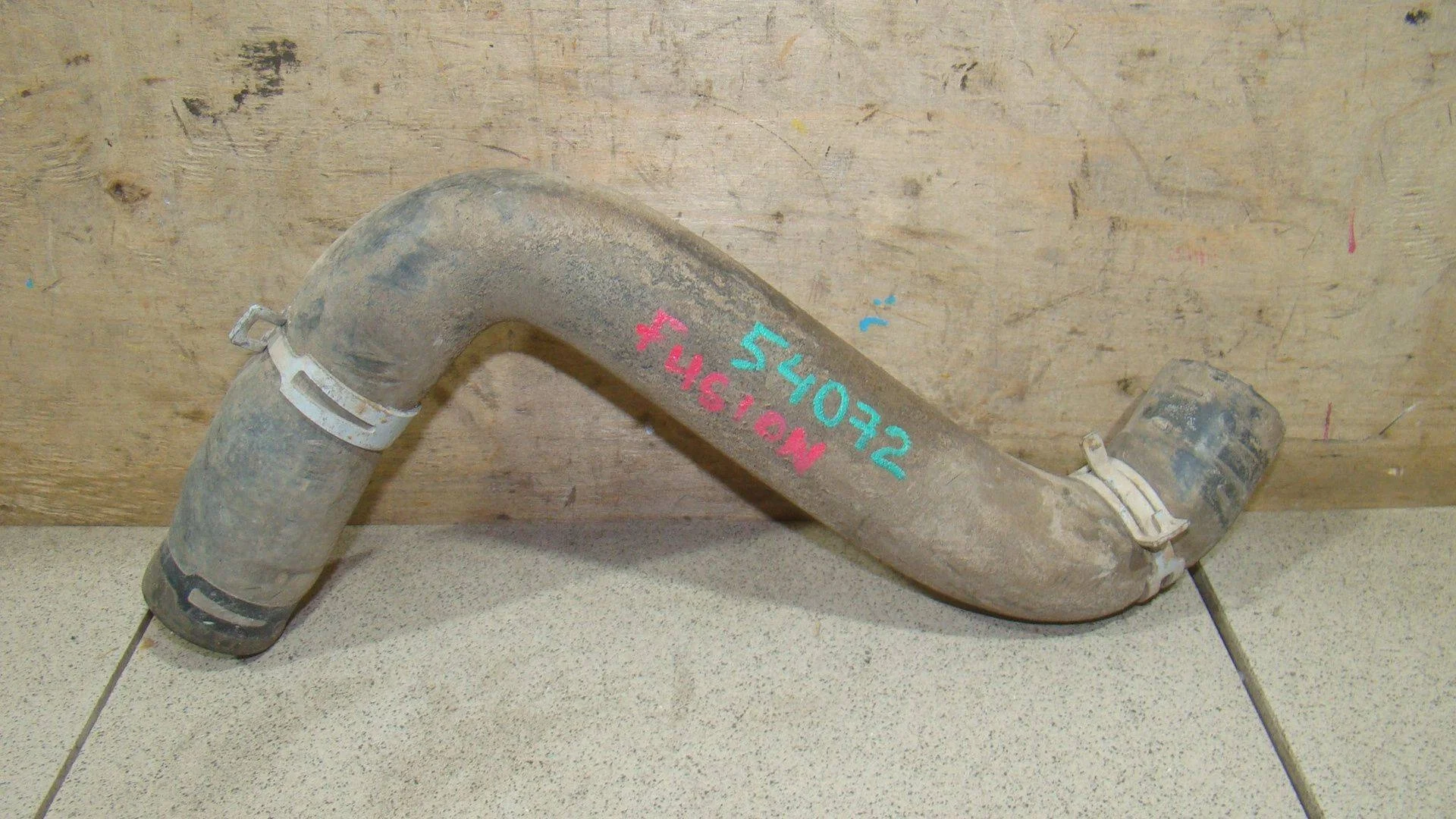 Патрубок радиатора Ford Fusion 2002-2012