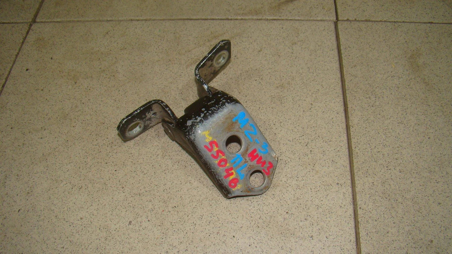 Петля двери передней Mazda Mazda 3 (BK) 2002-2008