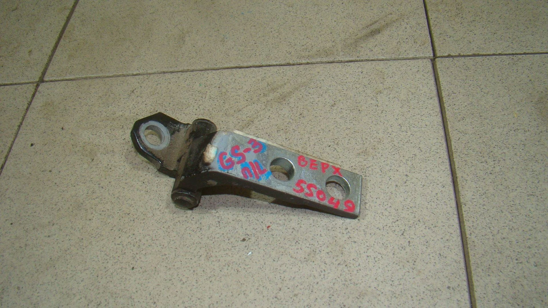 Петля двери передней левой верхняя Lexus GS 300/350/430/450h (S190) 2005-2011