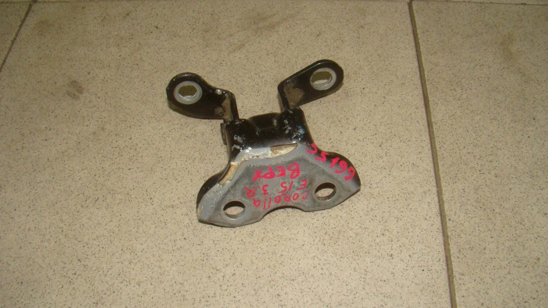 петля двери Toyota Corolla (E150) 2006-2013