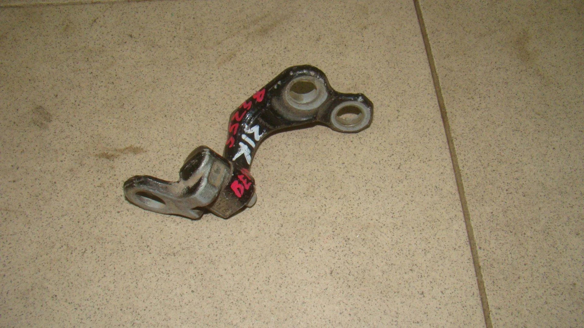 петля двери Ford Focus II 2005-2011