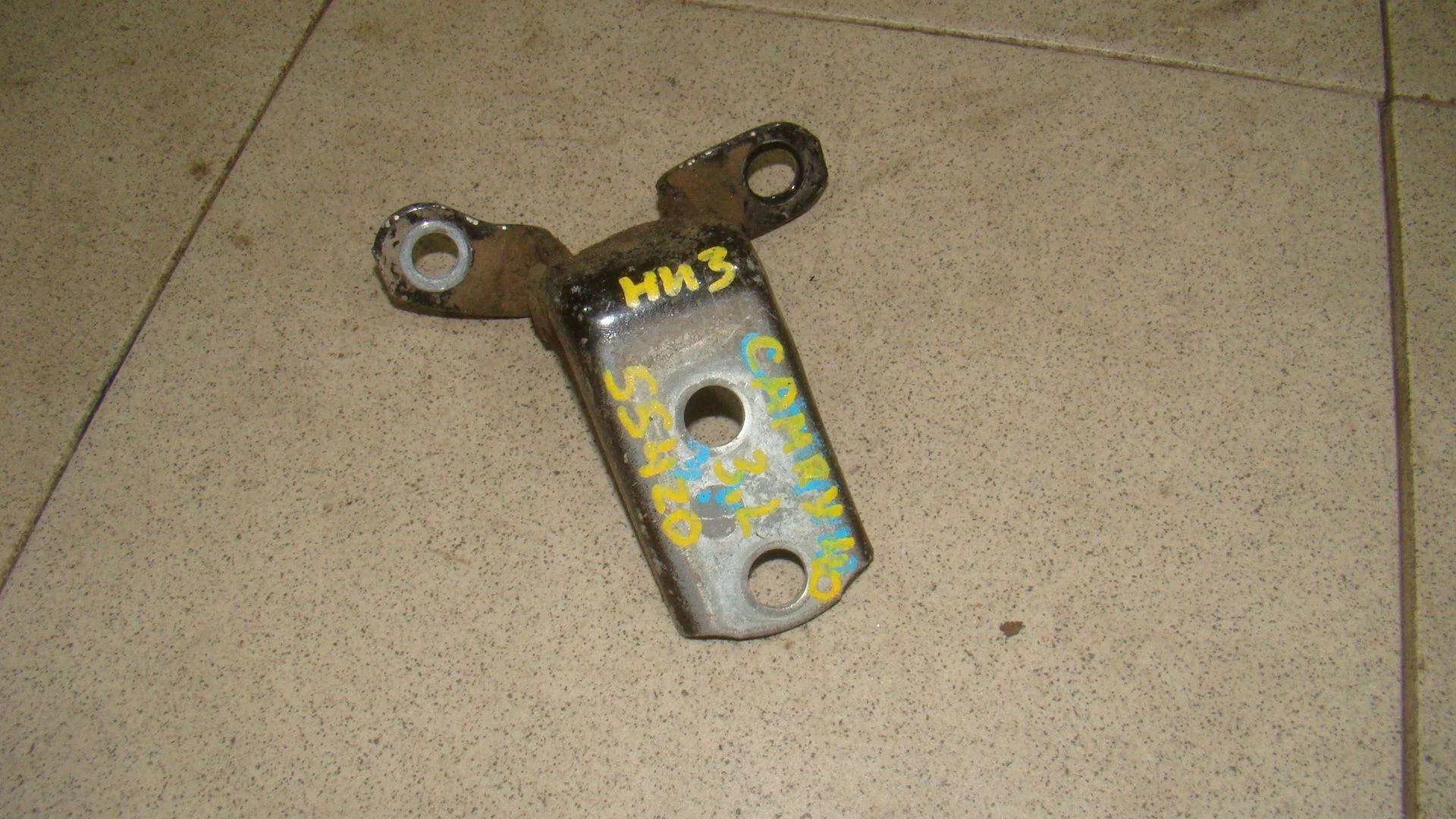 Петля двери задней левой нижняя Toyota Camry XV40 2006-2011