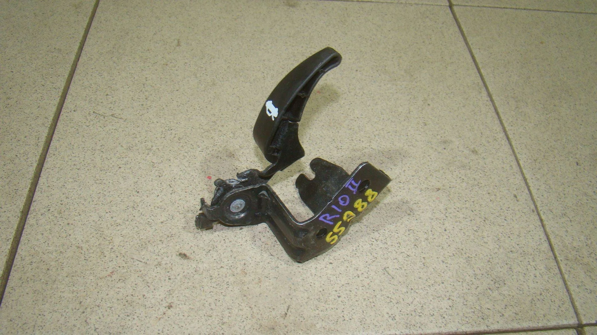 Ручка открывания капота Kia RIO II (JB) 2005-2011