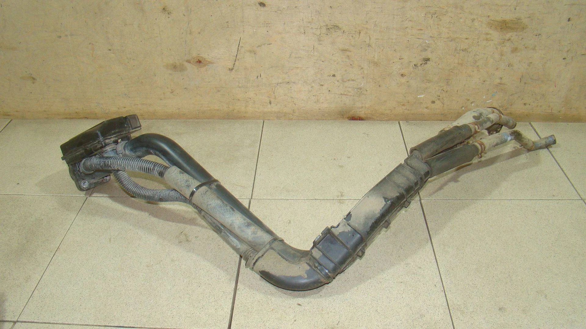 горловина топливного бака Kia RIO II (JB) 2005-2011