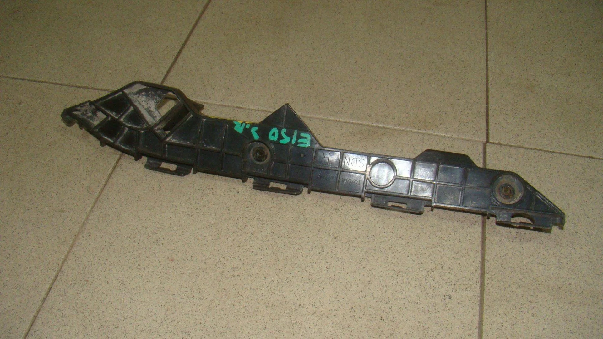 кронштейн заднего бампера Toyota Corolla (E150) 2006-2013