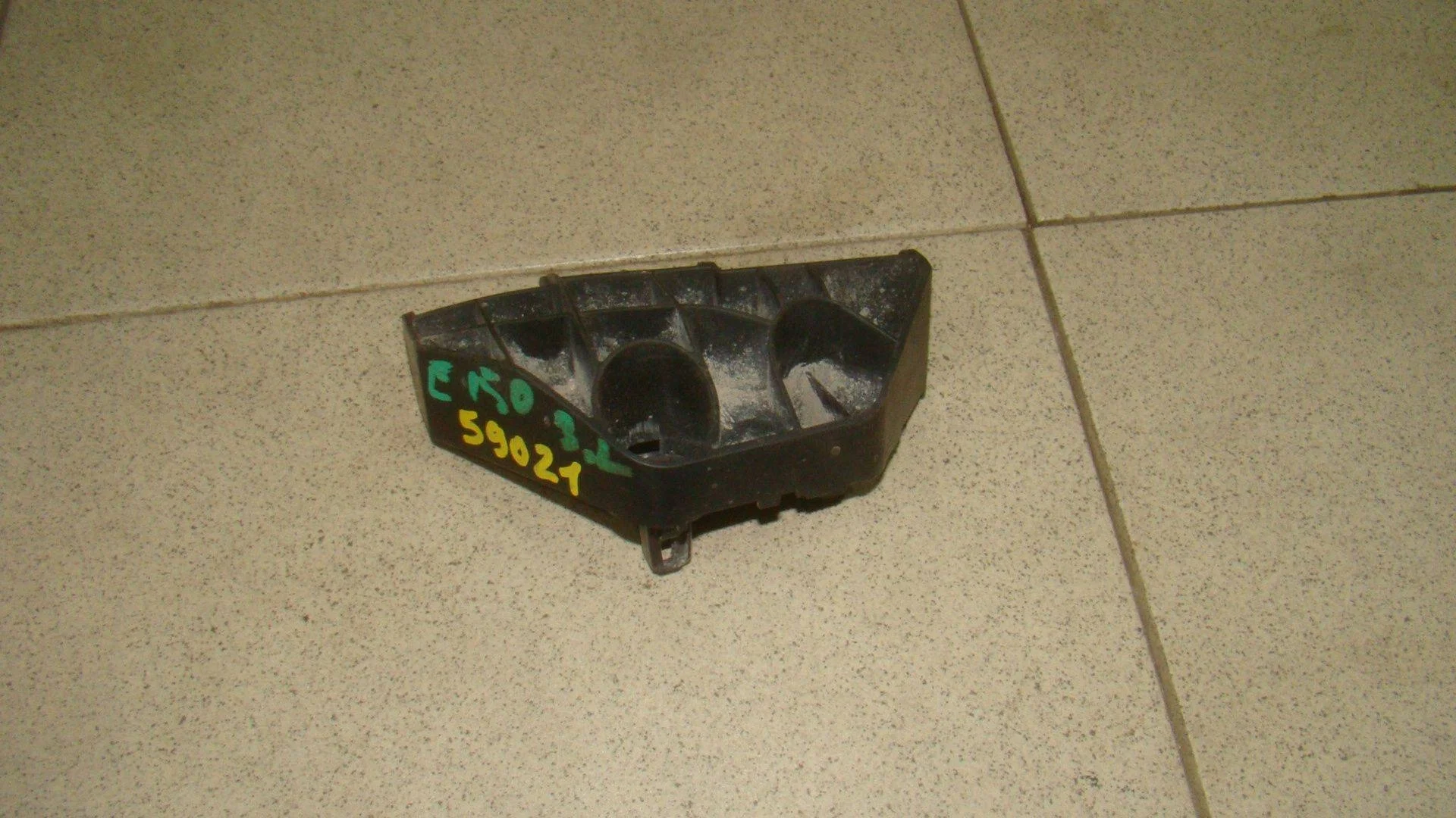 кронштейн заднего бампера Toyota Corolla (E150) 2006-2013