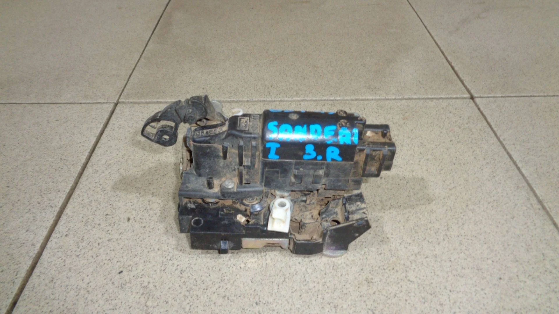 замок двери Renault Sandero I 2009-2014