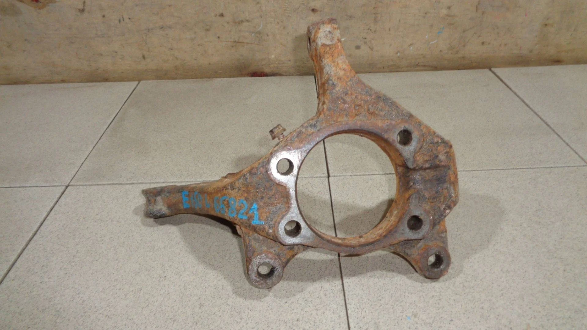 кулак поворотный Toyota Corolla (E150) 2006-2013