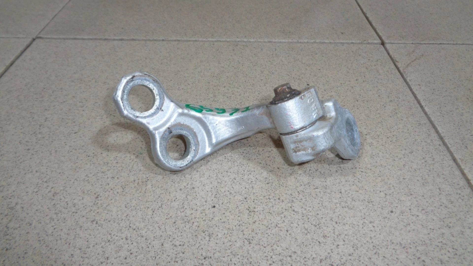 петля двери Ford Focus II 2005-2011