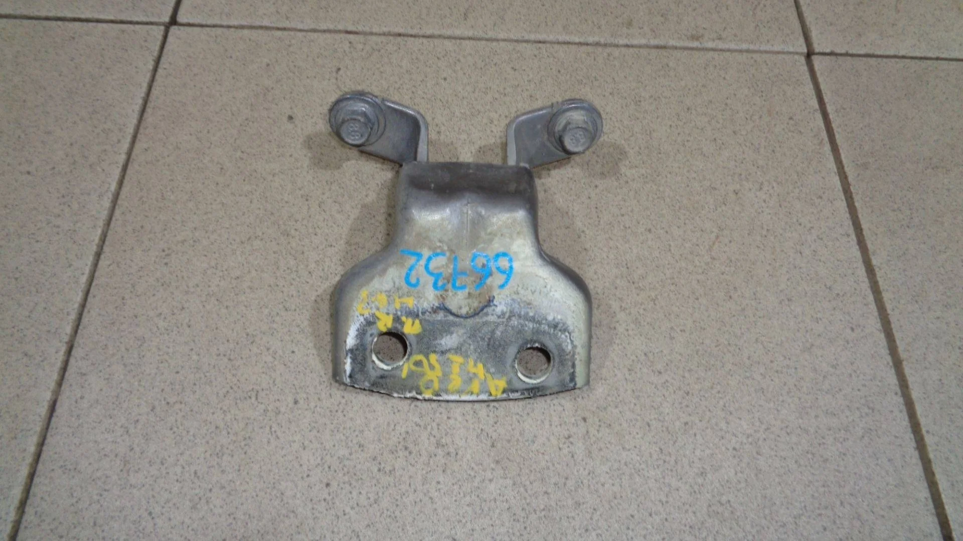 петля двери Chevrolet Aveo (T250) 2008-2011