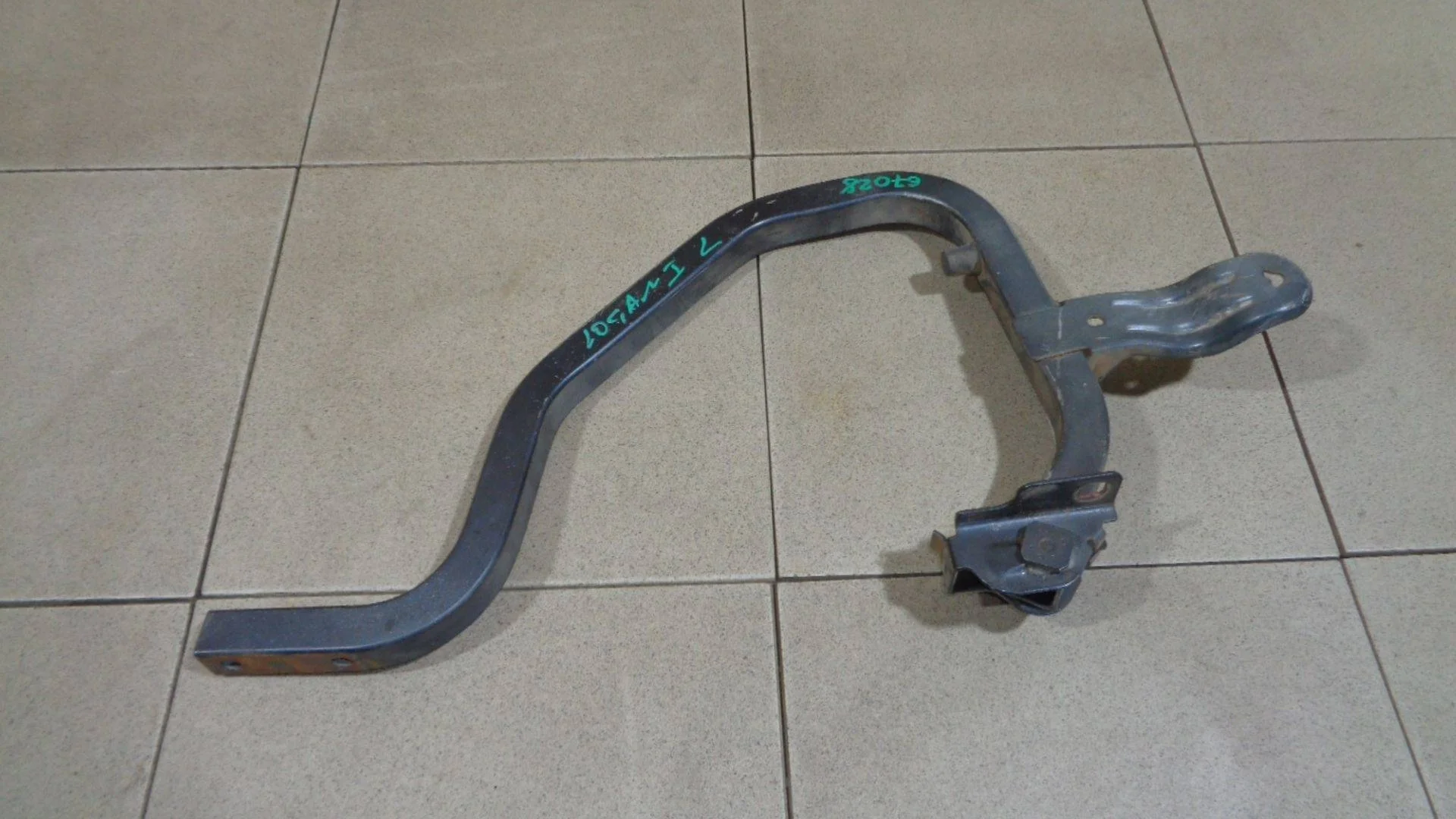 петля крышки багажника Renault Logan I 2005-2014