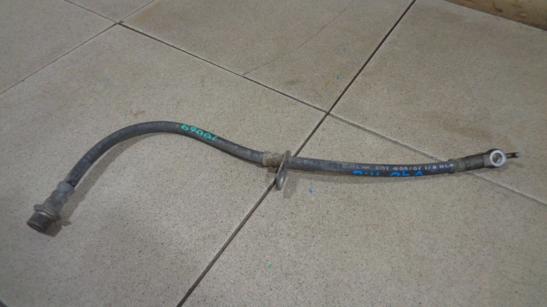 Шланг тормозной передний Toyota Camry XV40 2006-2011