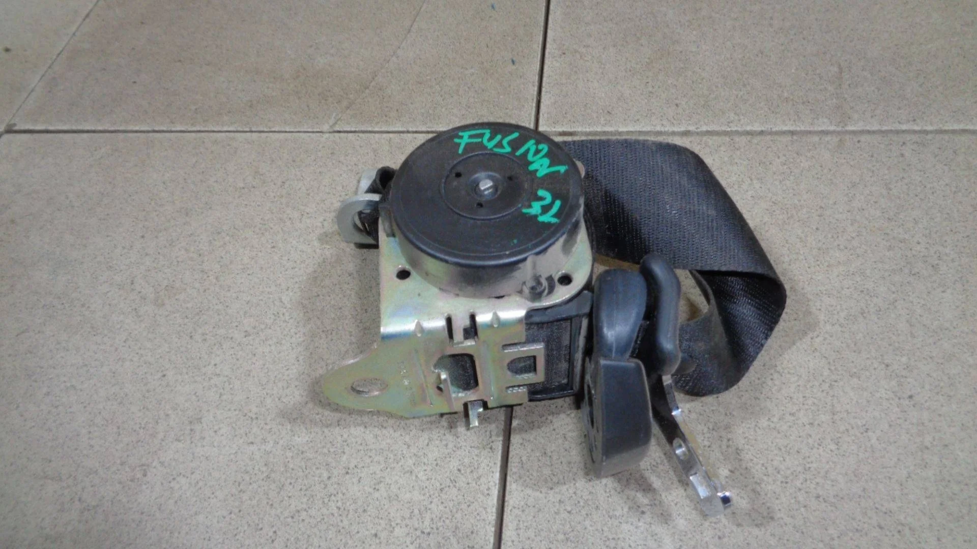 ремень безопасности Ford Fusion 2002-2012