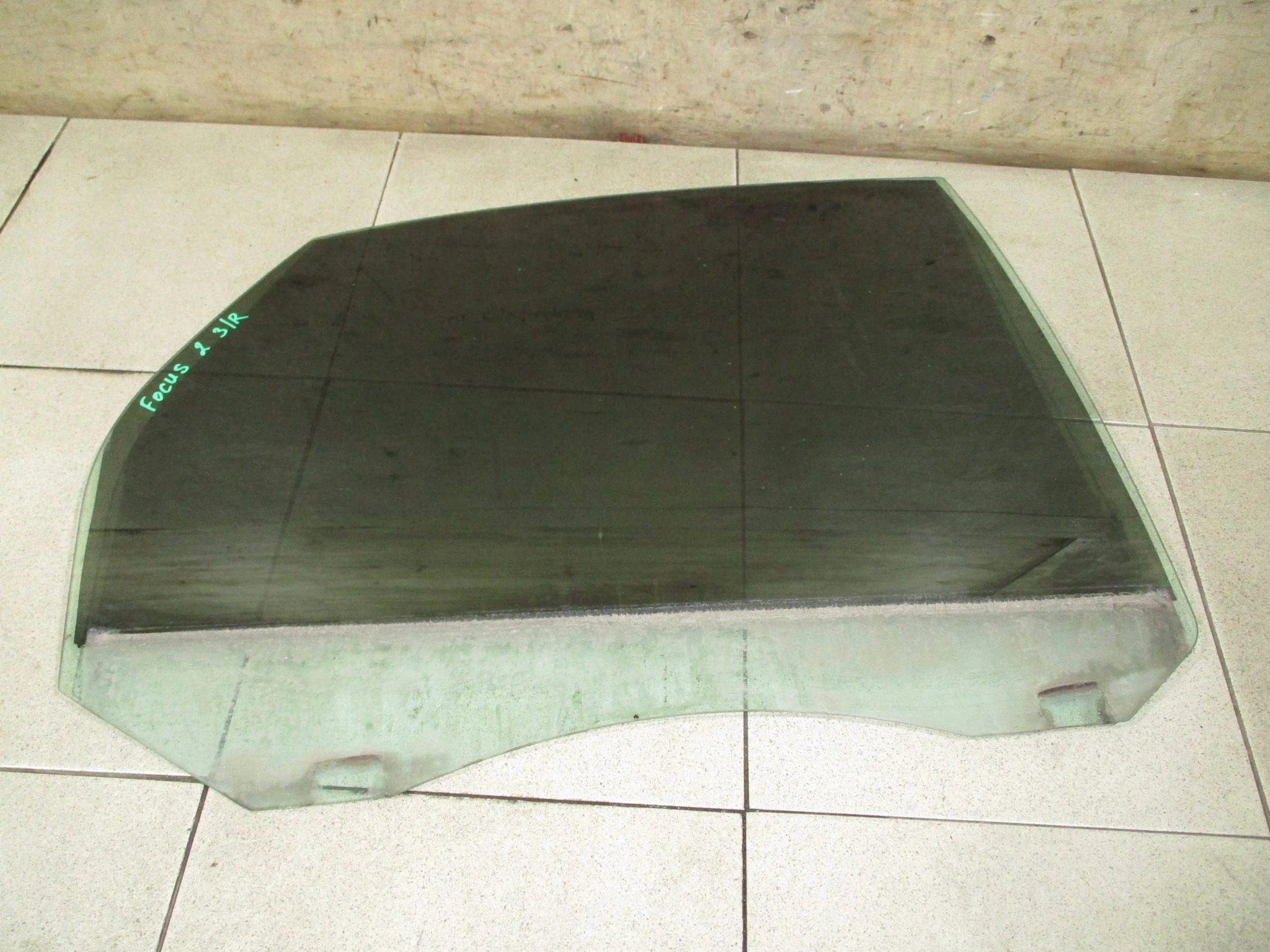 стекло двери Ford Focus II 2005-2011