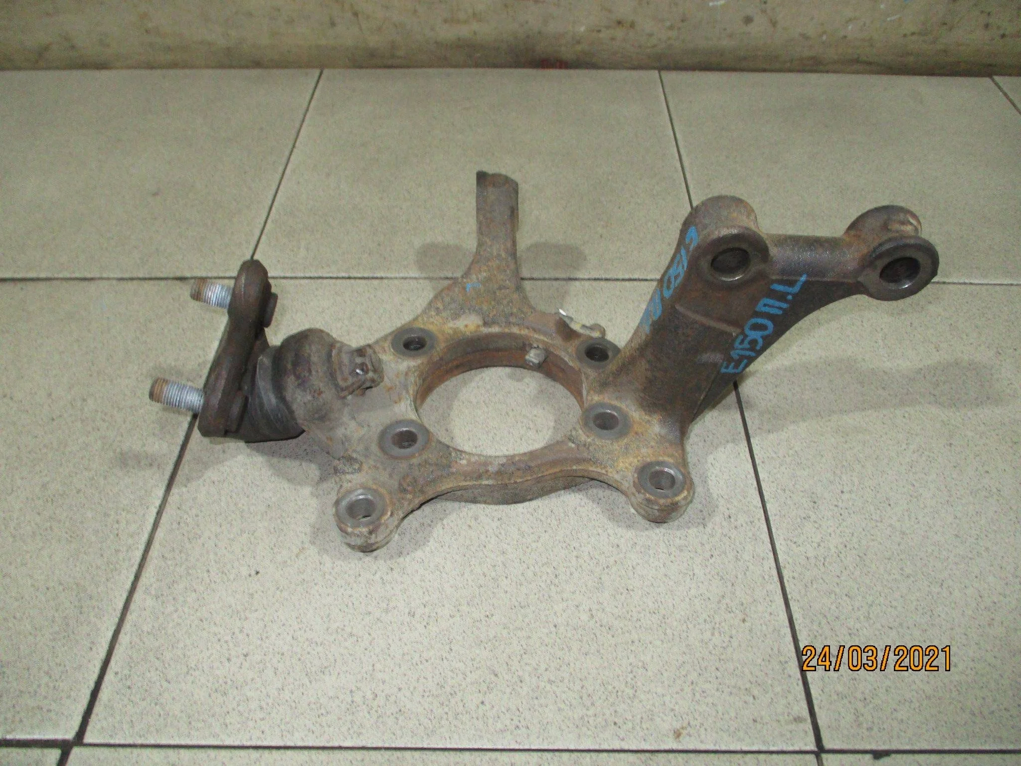 кулак поворотный Toyota Corolla (E150) 2006-2013
