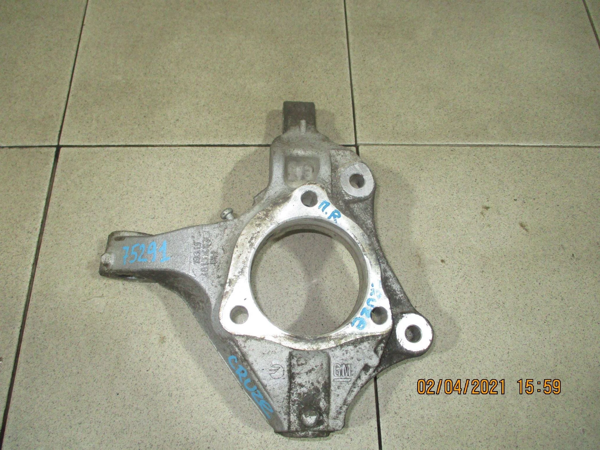 кулак поворотный Chevrolet Cruze (J300) 2009-2016