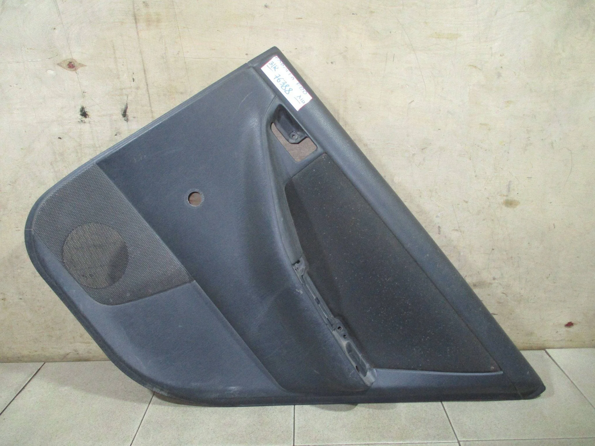 Обшивка двери задней правой Toyota Corolla (E120) 2000-2007