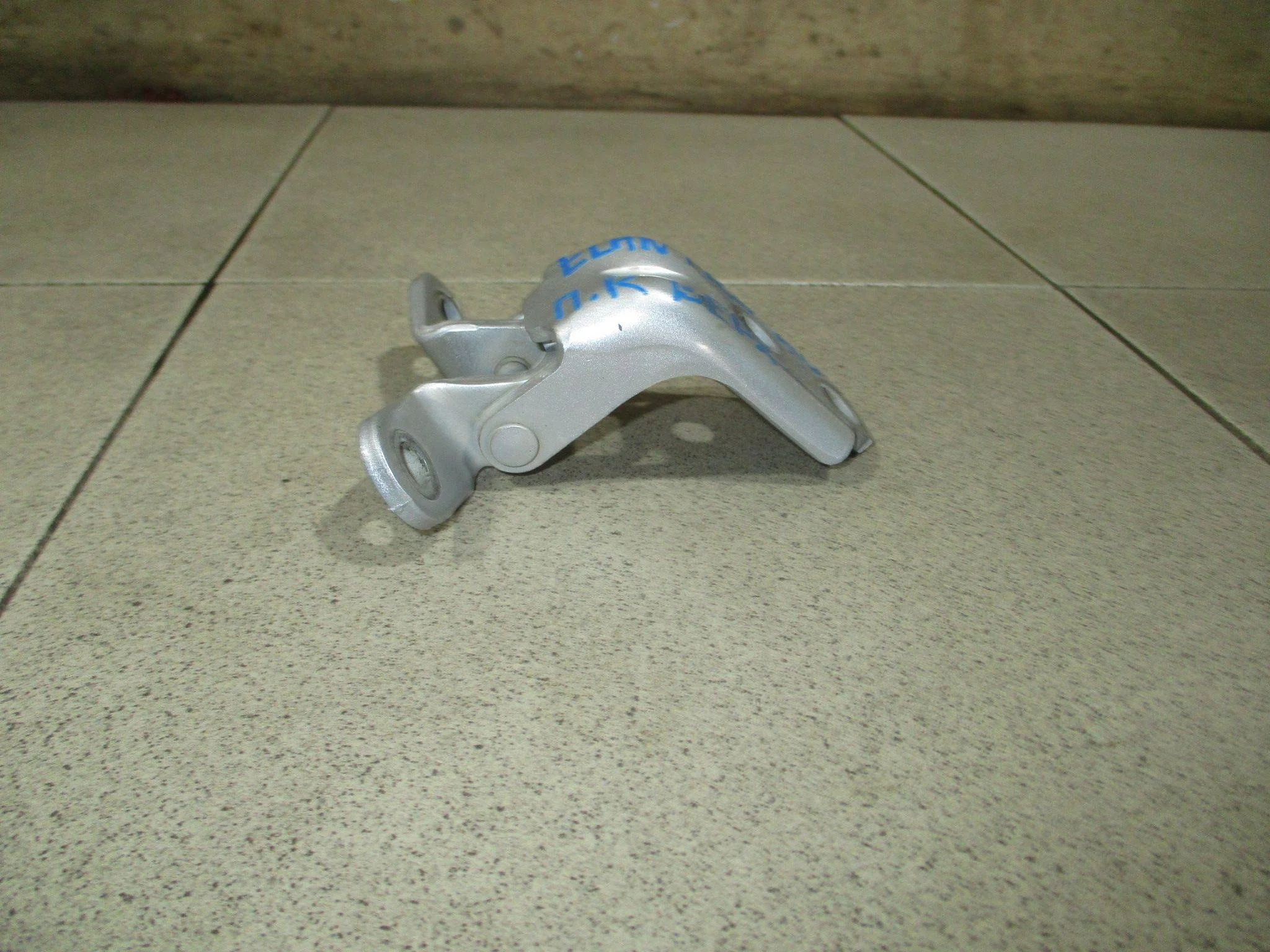 петля двери Hyundai Elantra (HD) 2006-2010