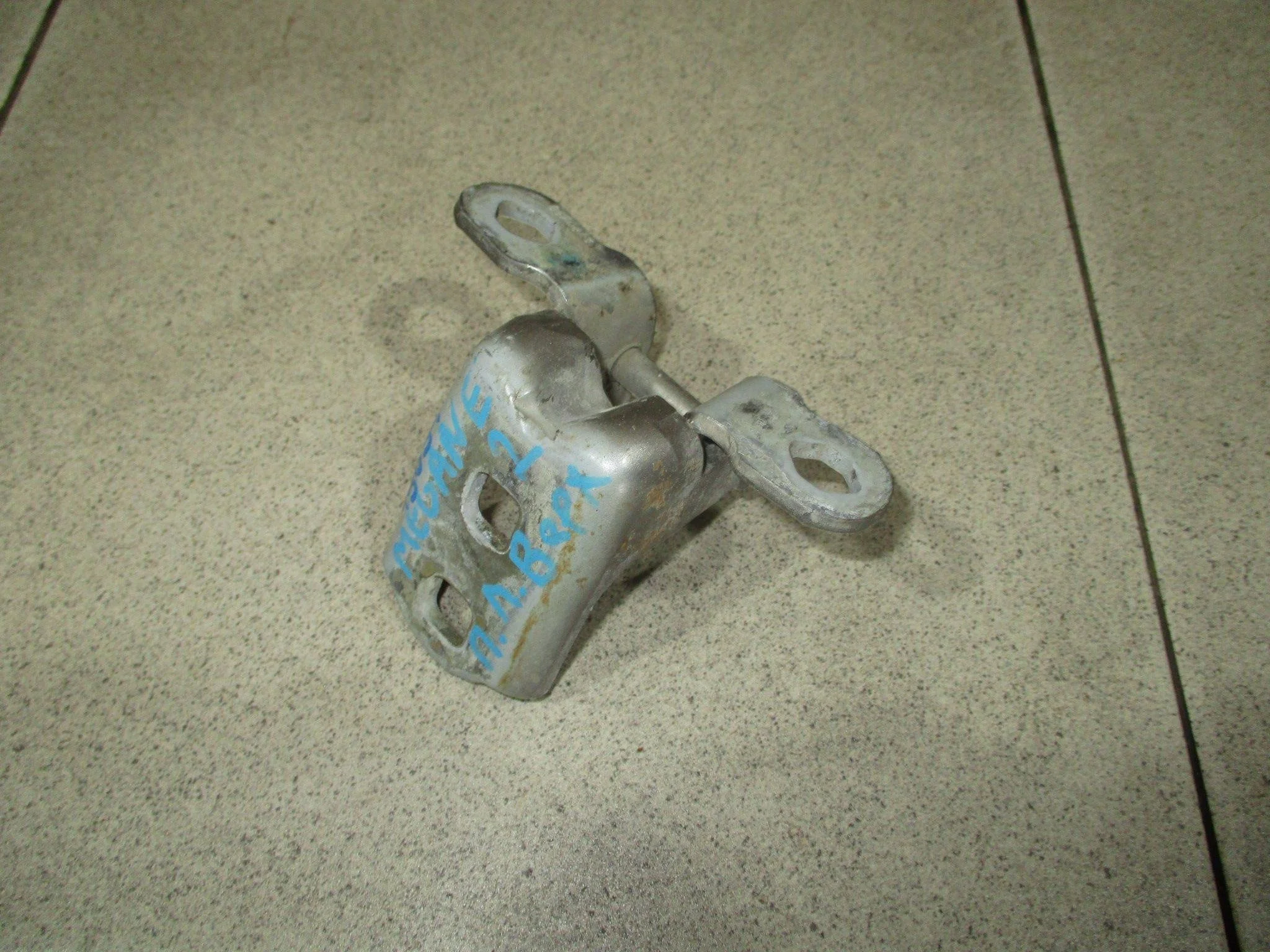 Петля двери Renault Megane II 2002-2009