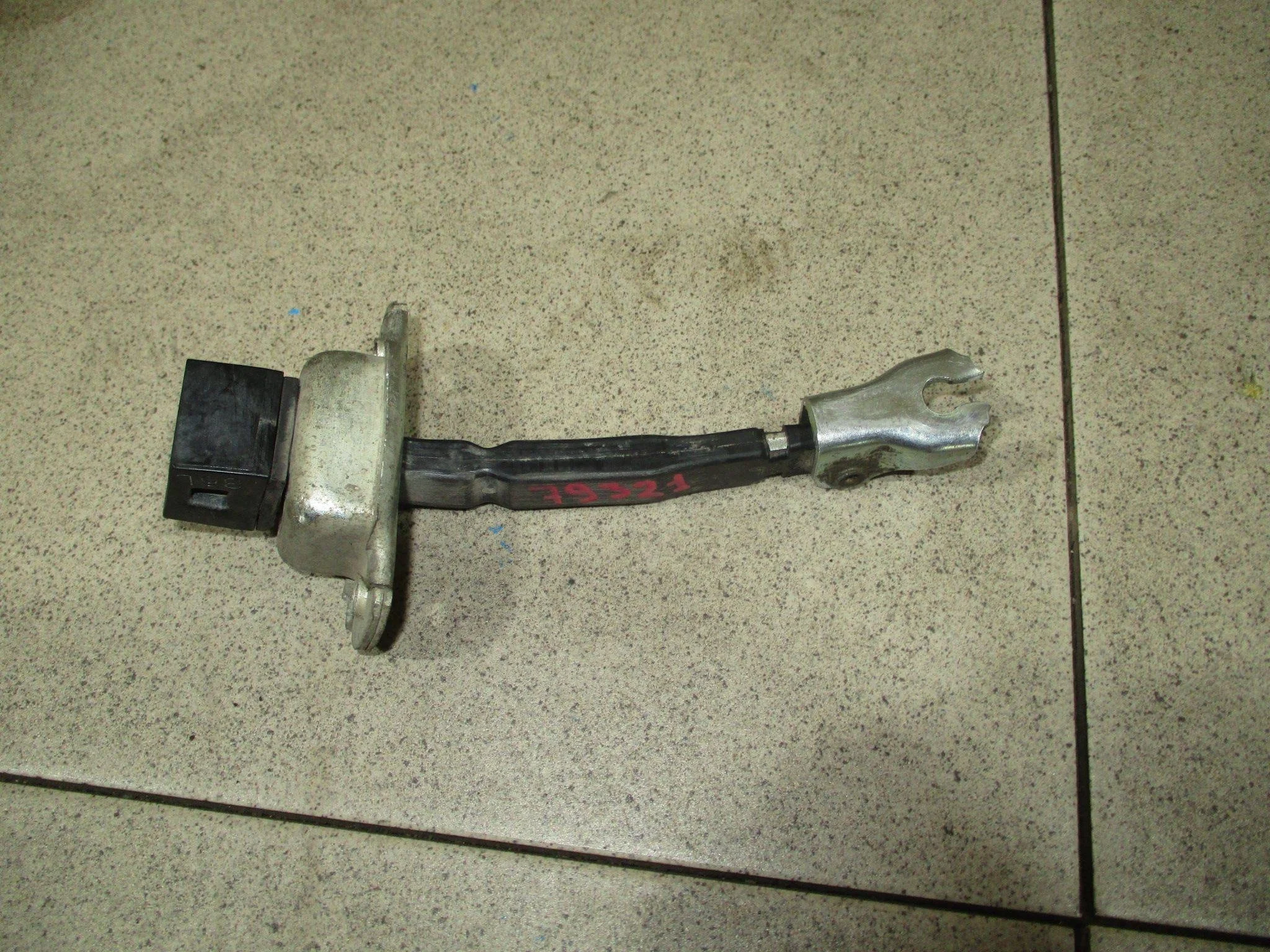 Ограничитель двери Mitsubishi Lancer 9 (CS) 2003-2006