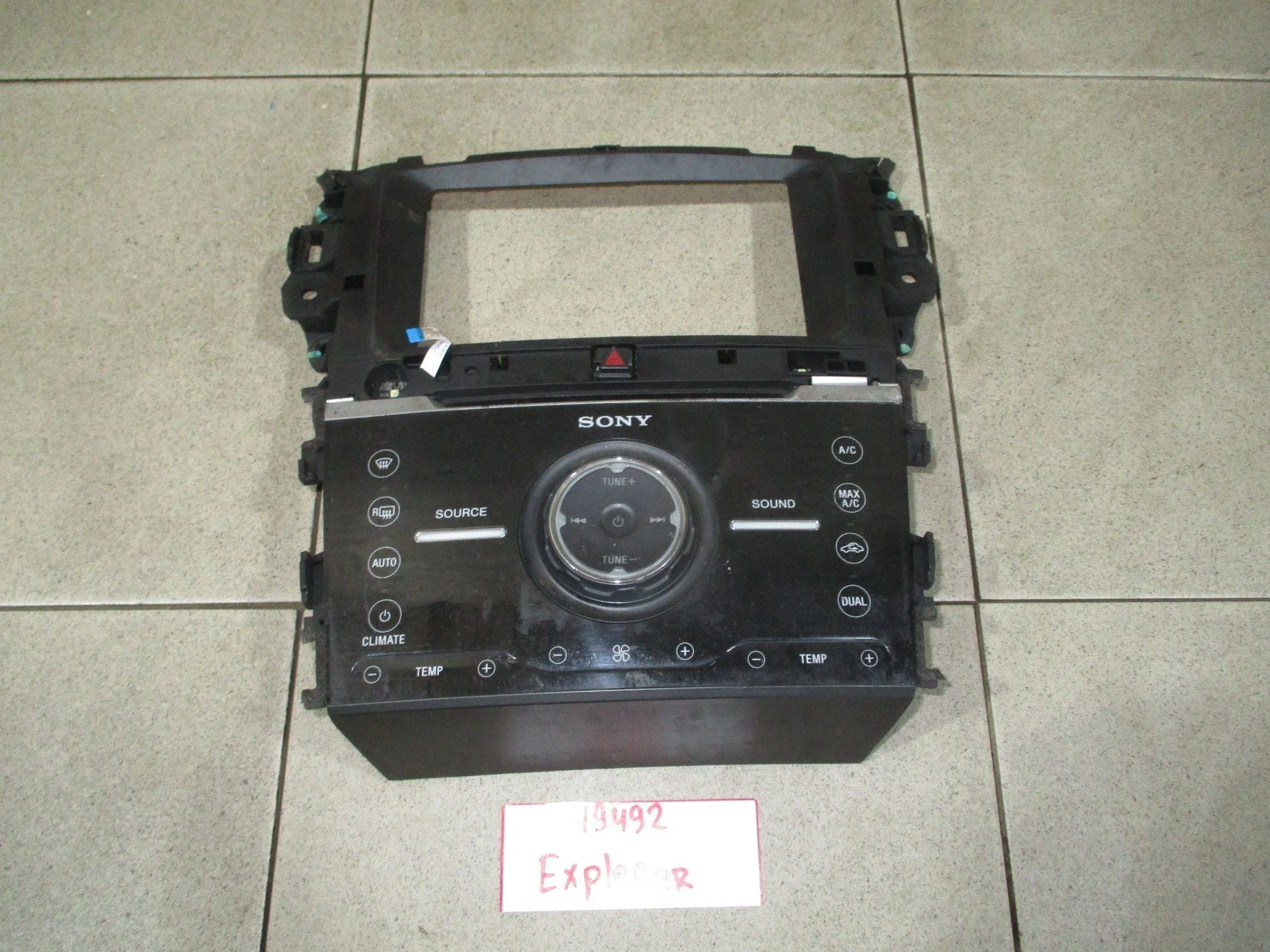 блок управления климатической установкой Ford Explorer V (U502) 2011-2019