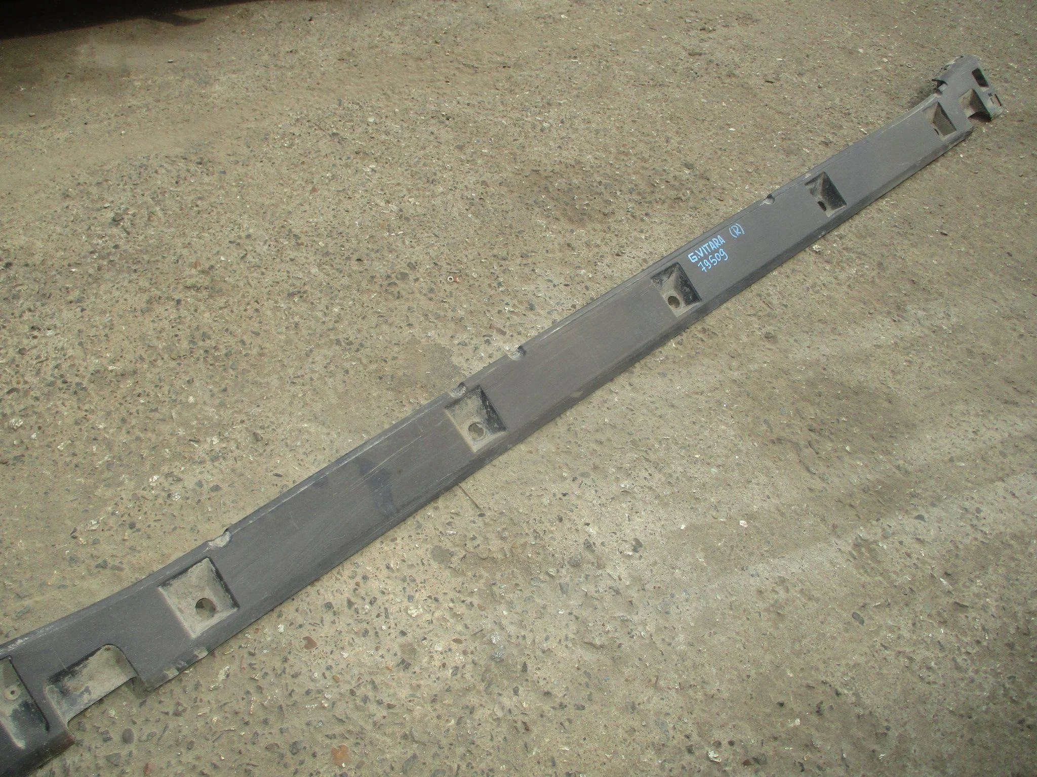 накладка на порог (наружная) Suzuki Grand Vitara III 2005-2015
