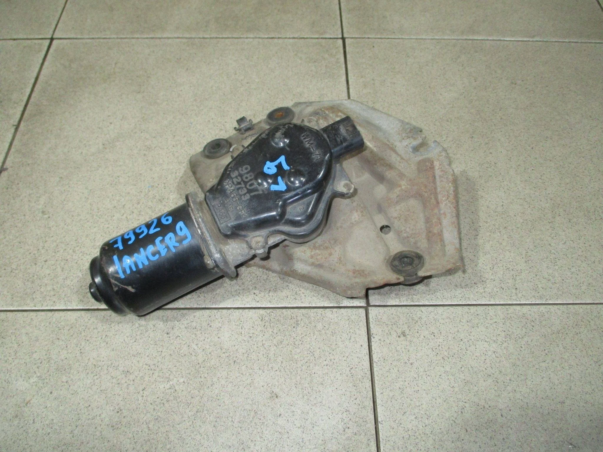 Моторчик стеклоочистителя передний Mitsubishi Lancer 9 (CS) 2003-2006